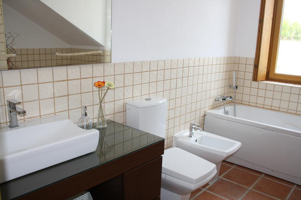 Monte Da Sapaleira Guest House อัลเจซูร์ ภายนอก รูปภาพ